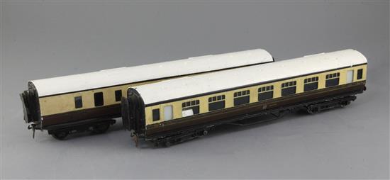 A pair of Exley GWR coaches, no. 8003 and no.5559